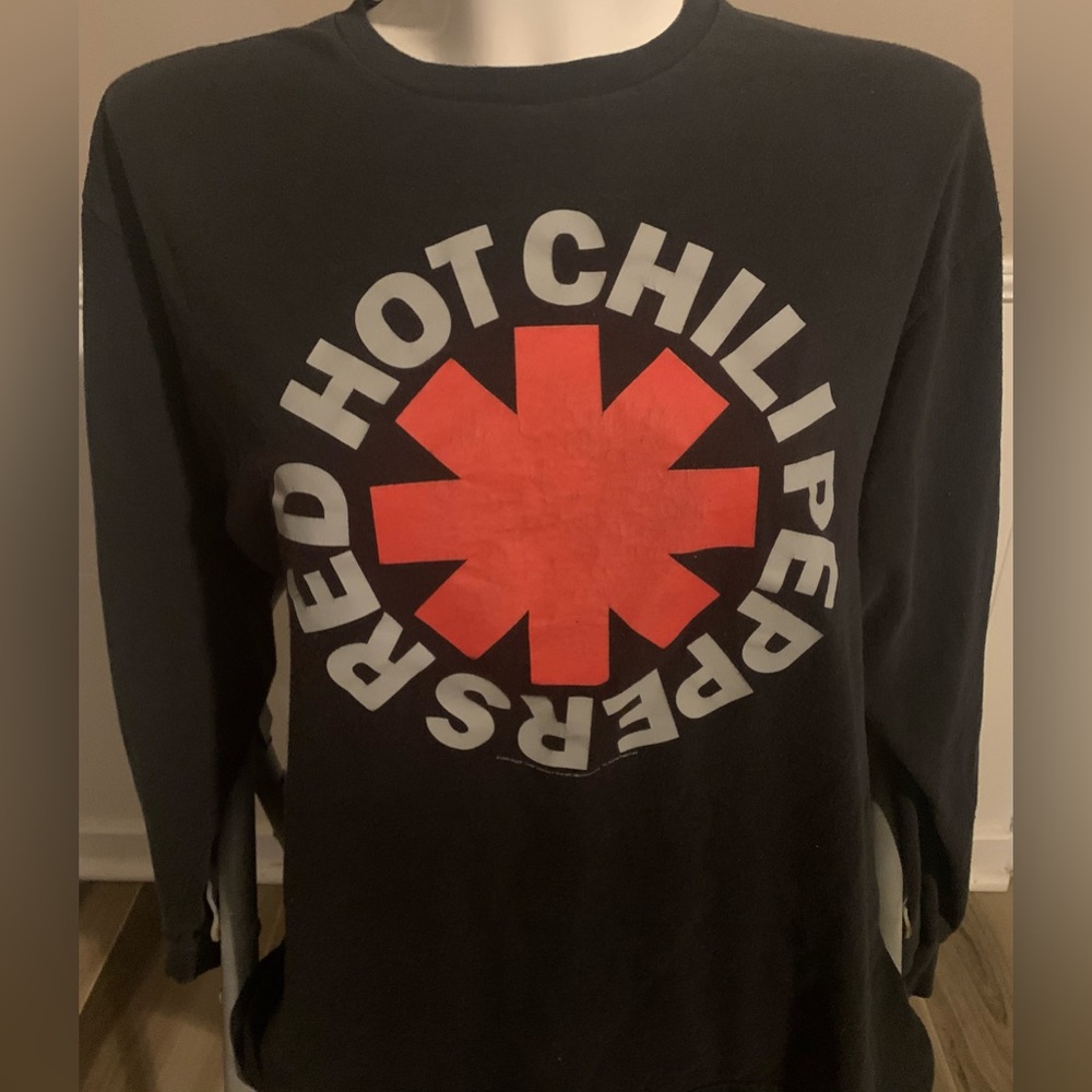 Red Hot Chili Peppers vintage band Tshirt  smoke free. Medium